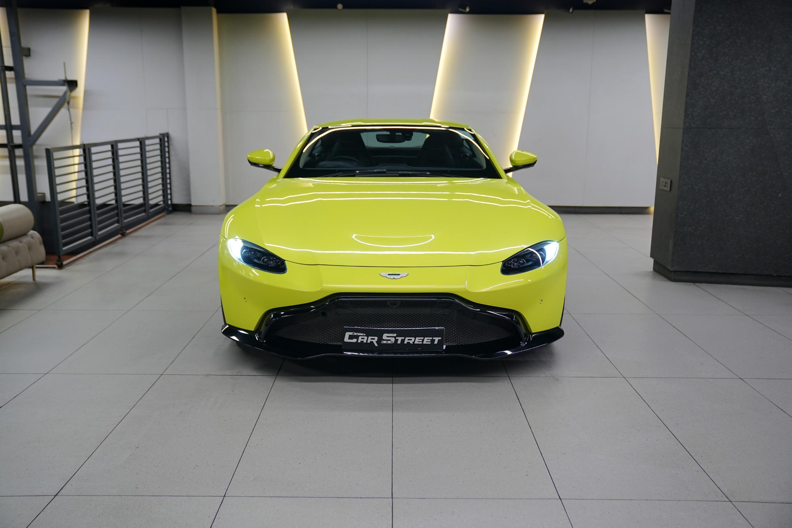 Aston Martin V8 Vantage Coupe